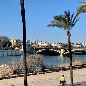 Fam Sevillian Townhouse Hébergement de vacances